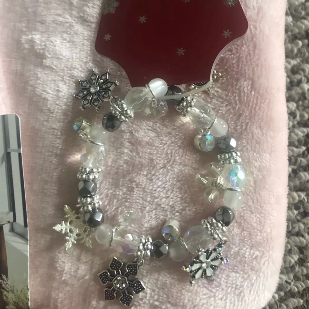 Kohl’s snowflake bracelet